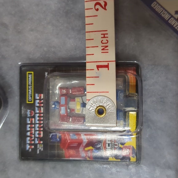 World’s Smallest Action Micro-Figures Transformers “Optimus Prime” #100 1.25" - Picture 8 of 9